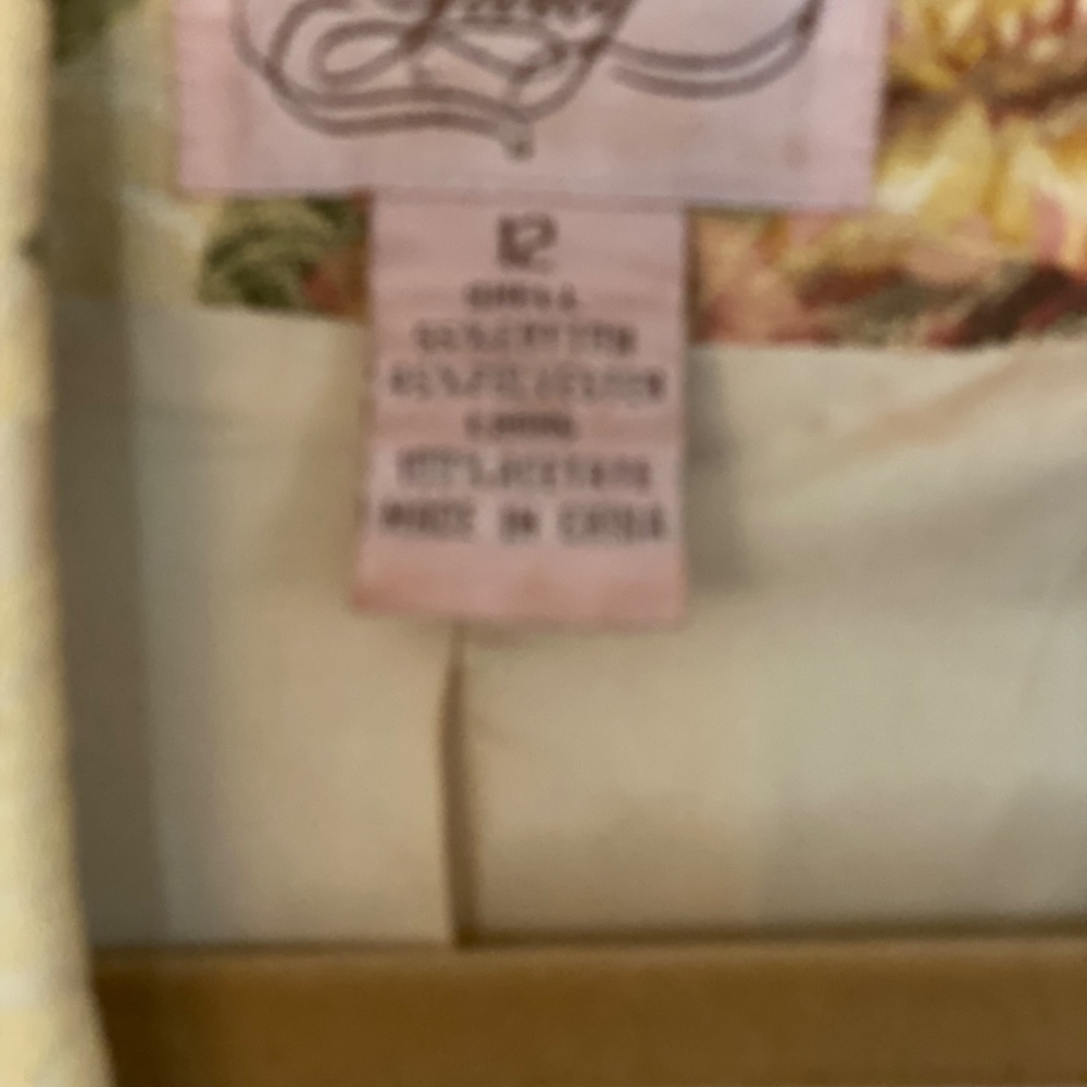 Beautiful New Jacket, Three Button Fully Lined Fl… - image 5